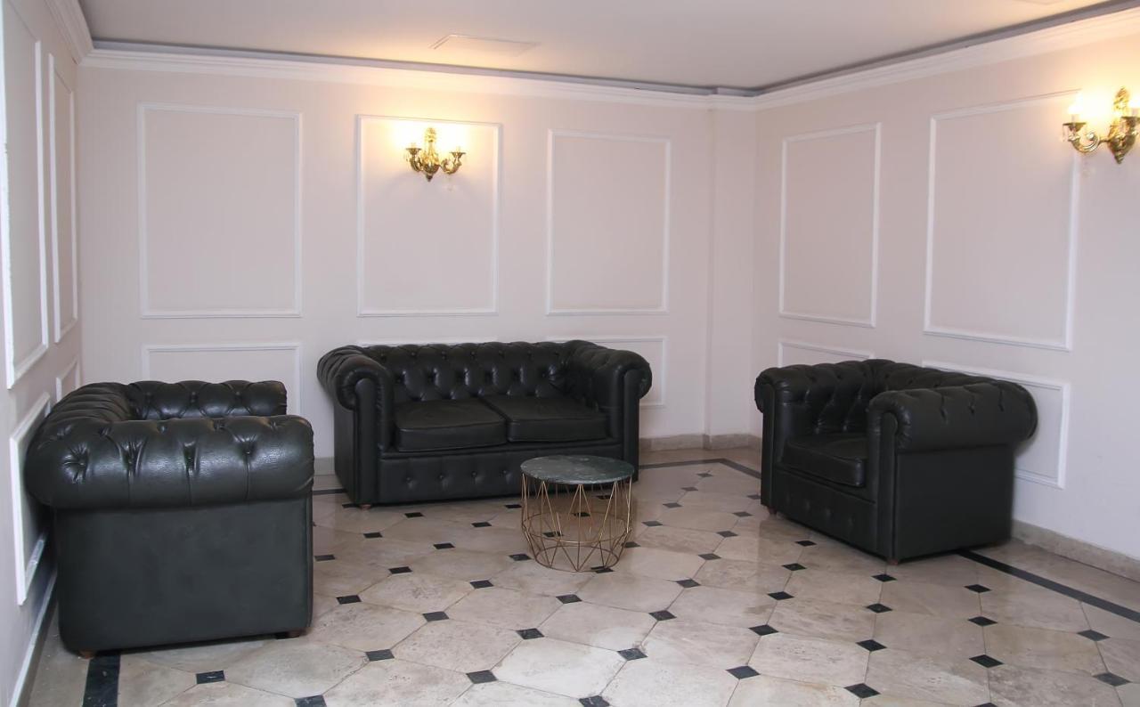 Parilament On Rustaveli 4 Rooms Tbilisi Esterno foto