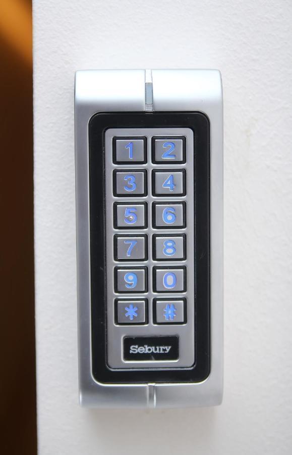 Parilament On Rustaveli 4 Rooms Tbilisi Esterno foto