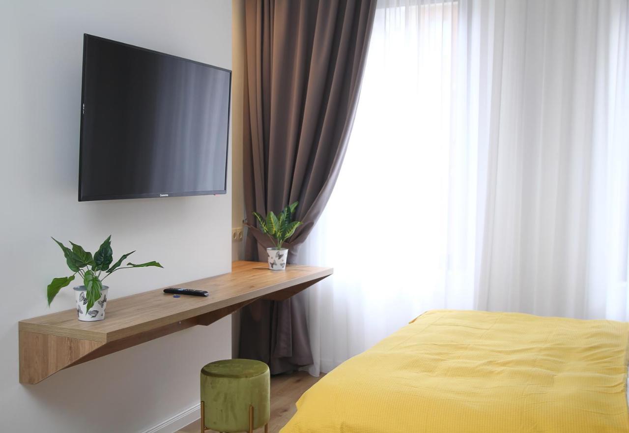 Parilament On Rustaveli 4 Rooms Tbilisi Esterno foto
